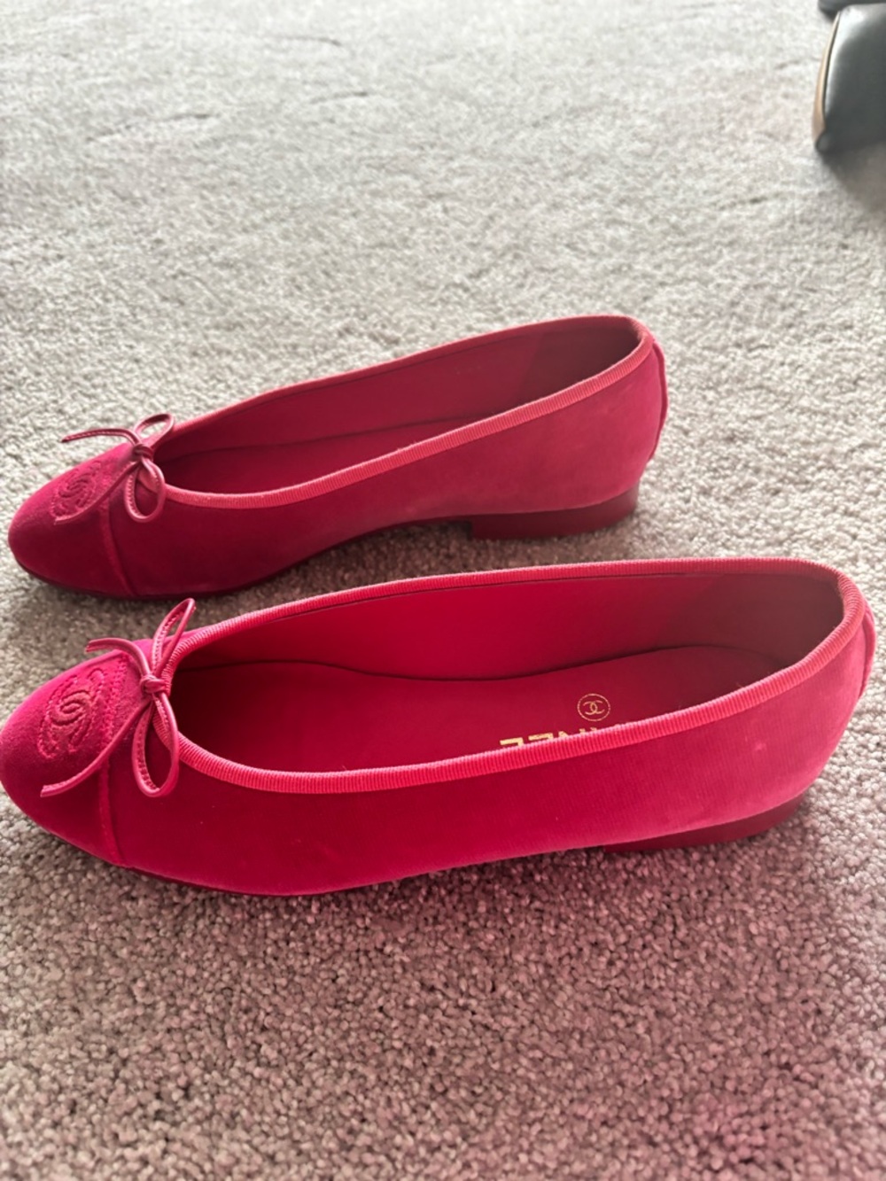 CHANEL Pink Velvet Bow Ballet Flats - Picture 2 of 6